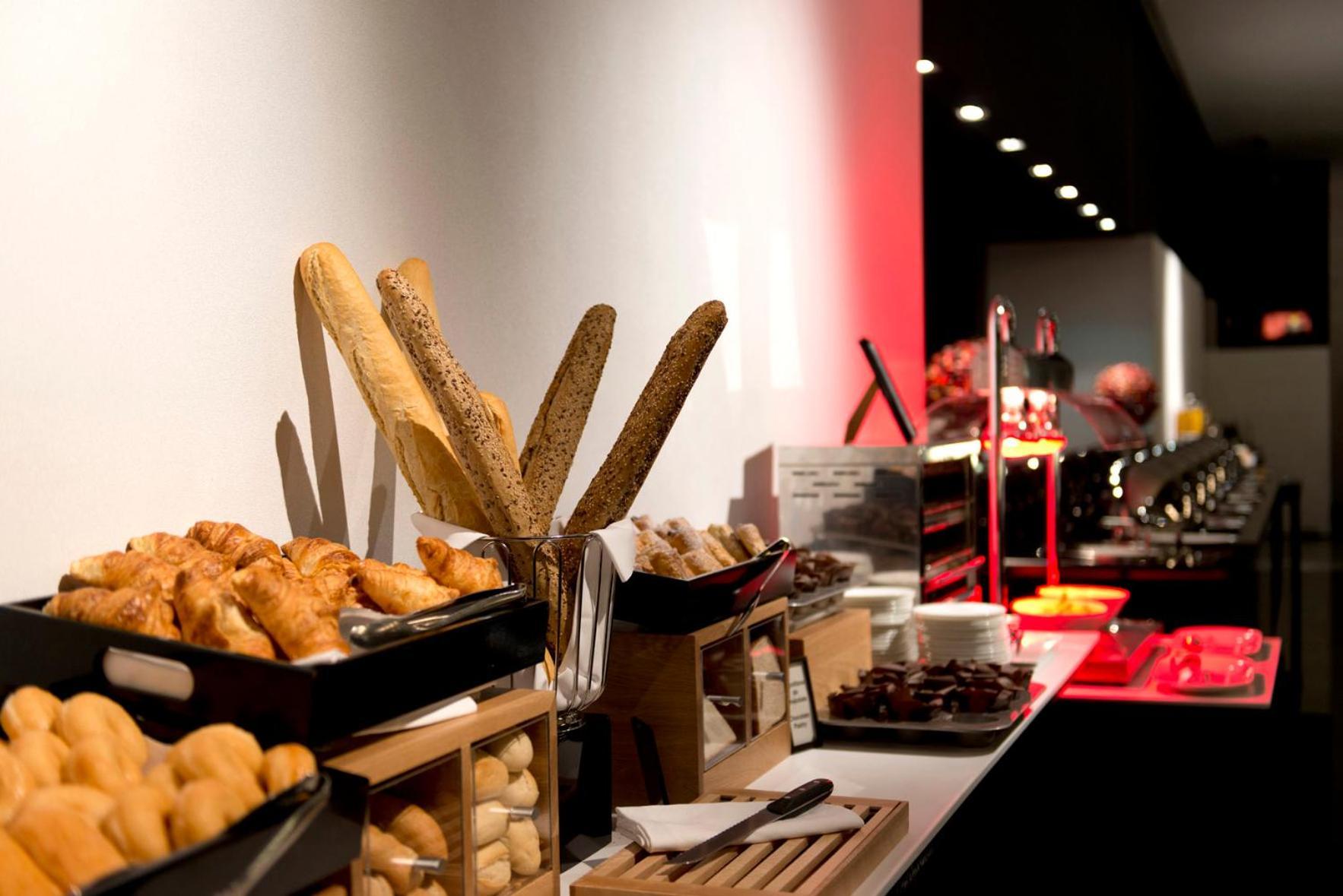 Hilton Madrid Airport Hotel Ngoại thất bức ảnh