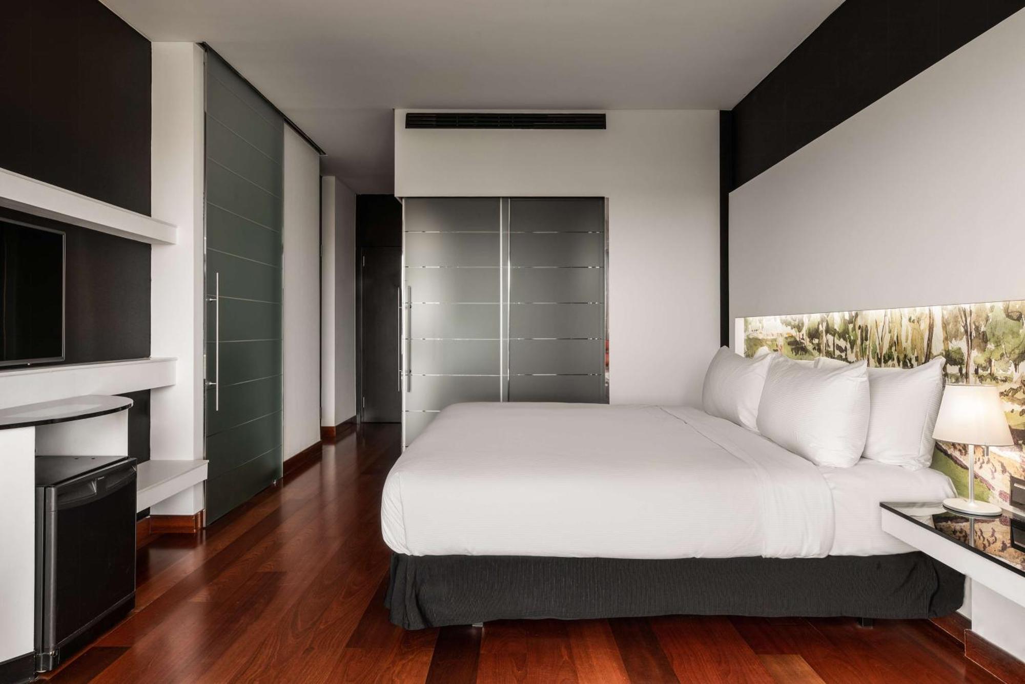 Hilton Madrid Airport Hotel Ngoại thất bức ảnh