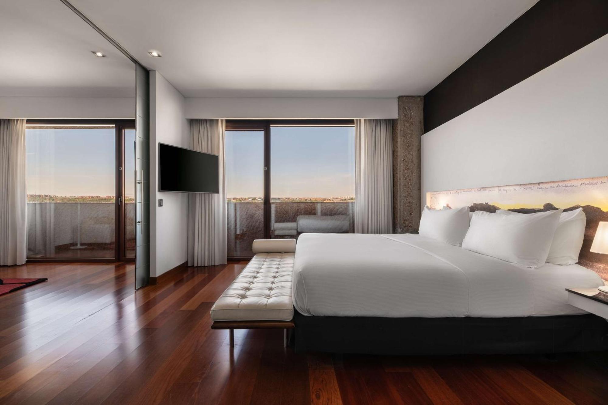 Hilton Madrid Airport Hotel Ngoại thất bức ảnh